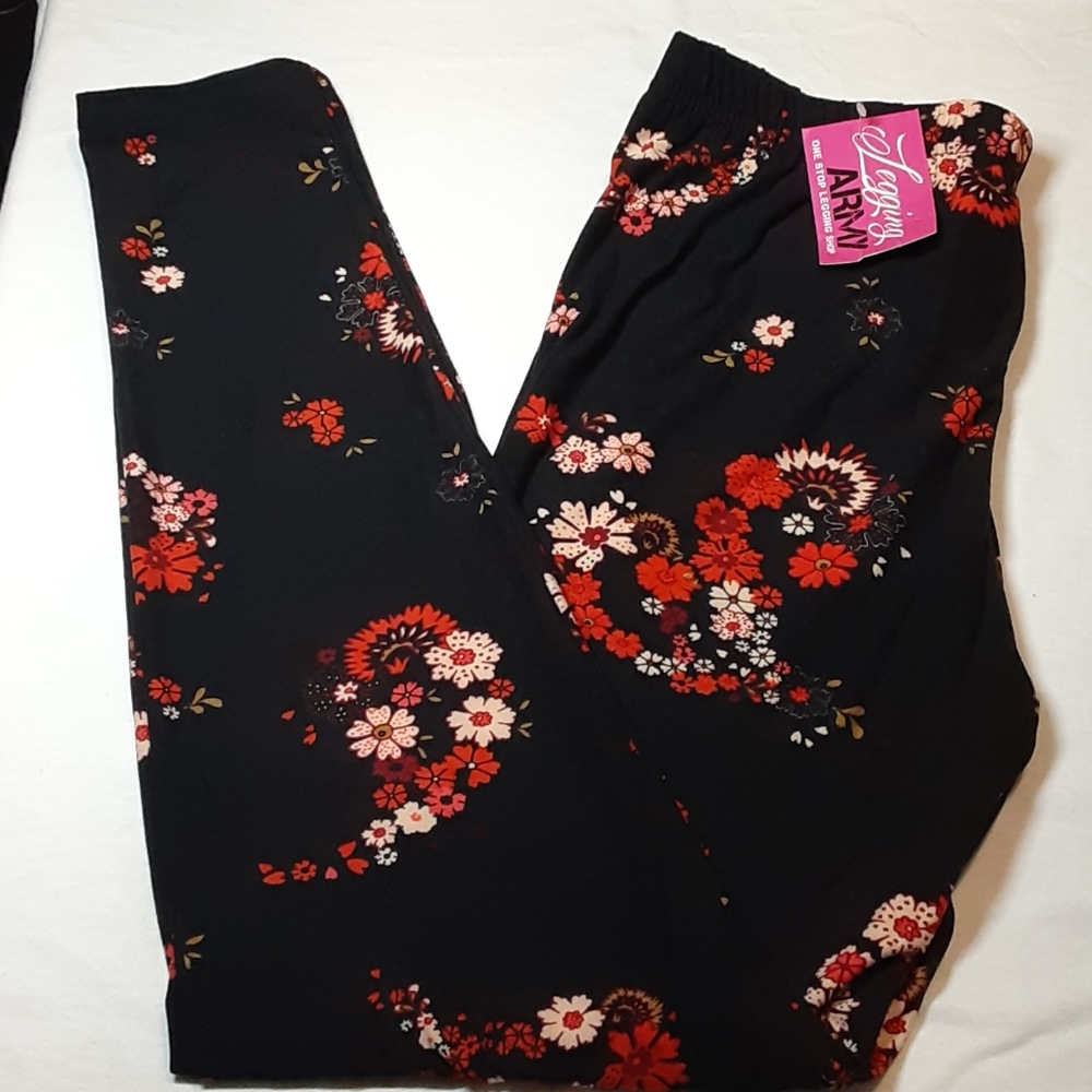🆕️ Plus Size Legging Army Flowers